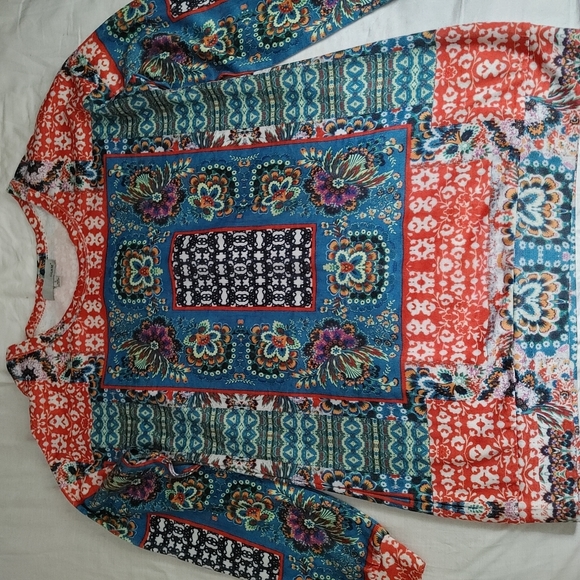 Multicoloured Horizontal Bands - Picture 7 of 7